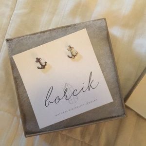 Cute anchor earrings